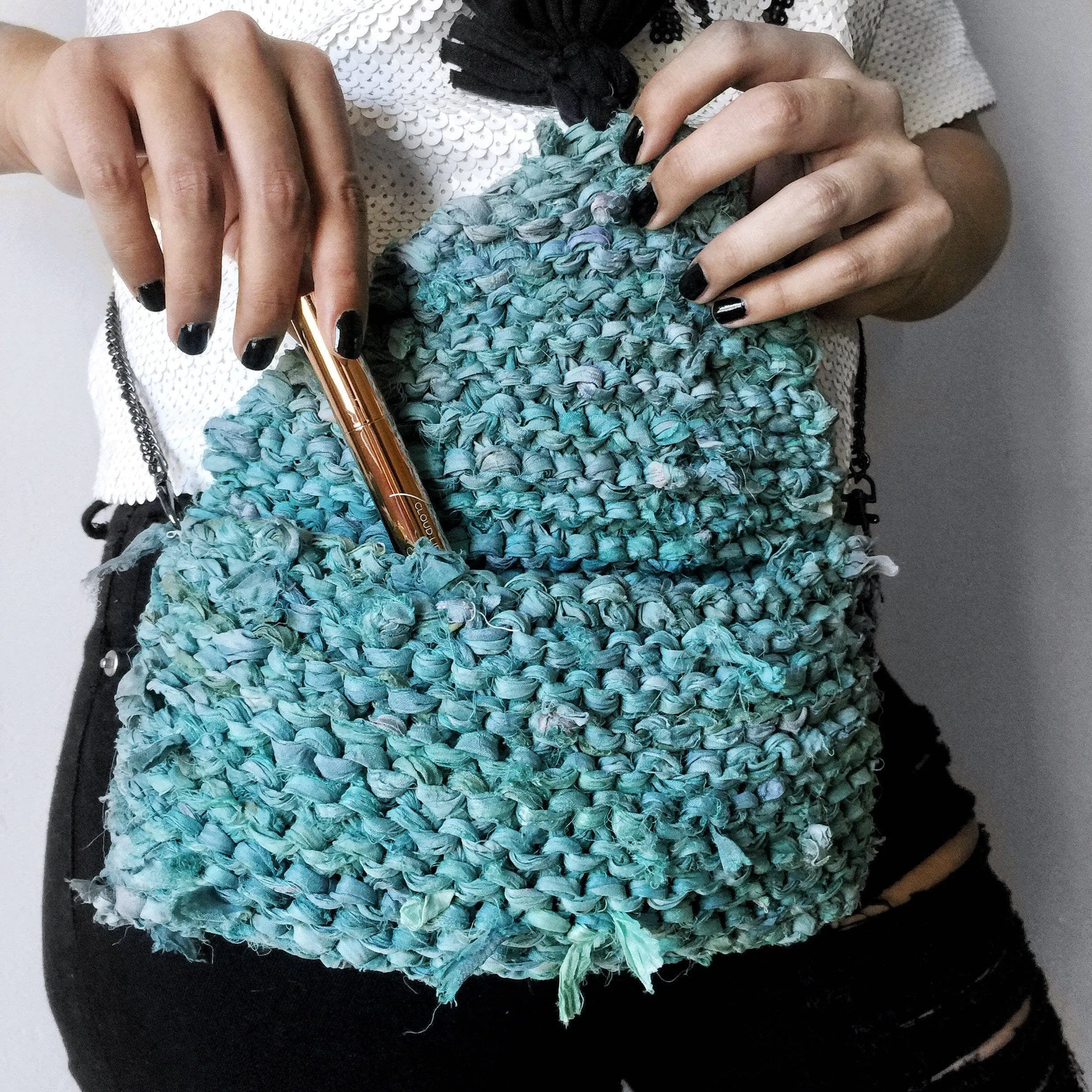 & Tasseled Sari Silk Pattern Same-day shipping Knit Clutch Expedited delivery Kit