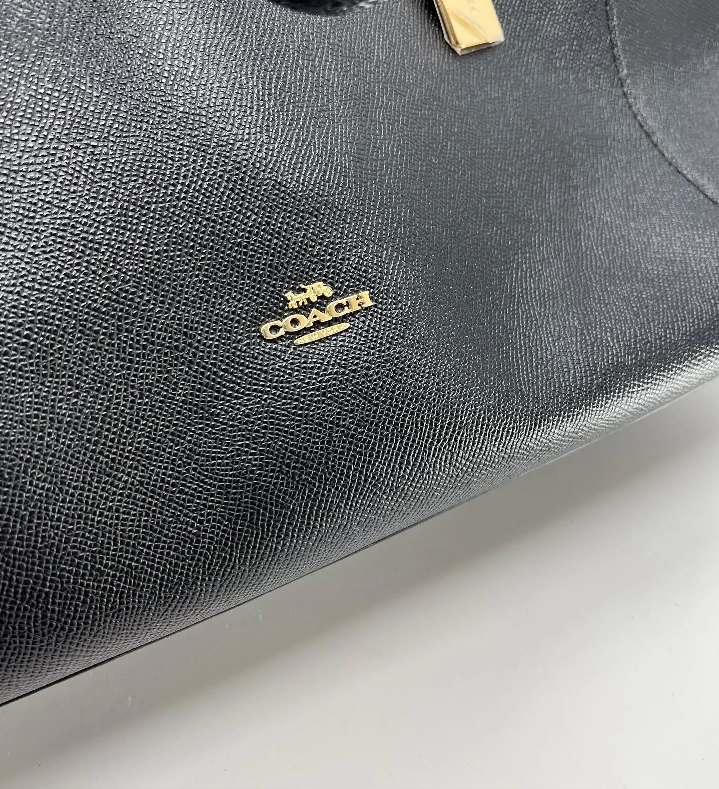 COACH CROSSGRAIN LEATHER TURNLOCK TOTE BAG