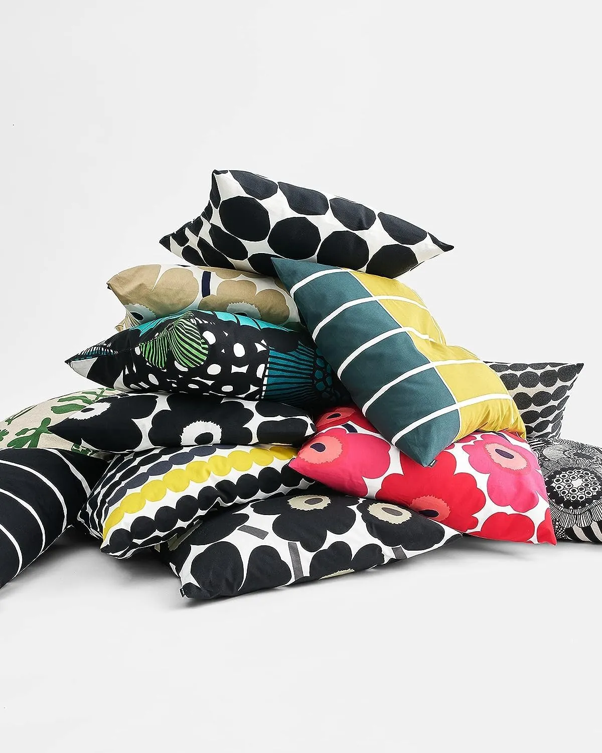 MARIMEKKO Pieni Siirolapuutarha Cotton Pillow Cover (Green) – Refine Your Home Décor with Our Square Cushion Cover W/Side Zip Closure — Modern Pillow Covers 20x20 inches