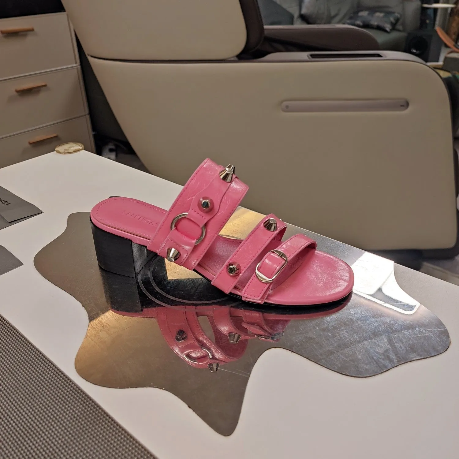 SANDALS IN SHEEPSKIN Balanciaga WAX-OIL STUDDED MEDIUM STRAPPY HEELED Dedicated support WEWAK PINK Easy-to-install