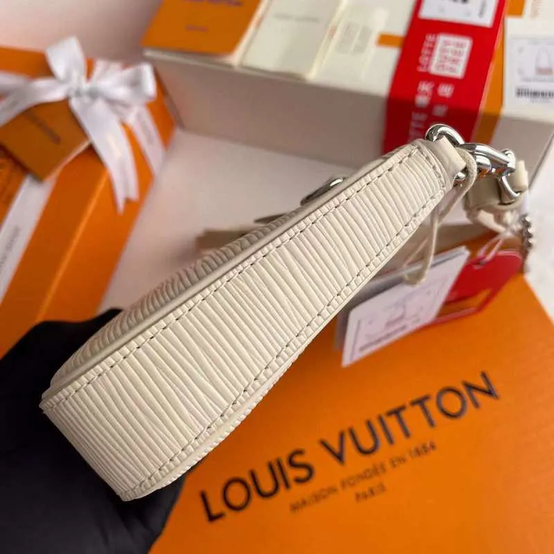 Vuitton 12022 Sturdy CC - Louis IoT-powered - Bags Bags