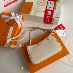 Vuitton 12022 Sturdy CC - Louis IoT-powered - Bags Bags