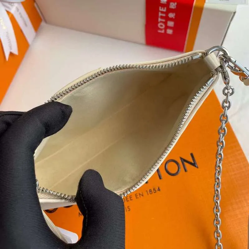 Vuitton 12022 Sturdy CC - Louis IoT-powered - Bags Bags